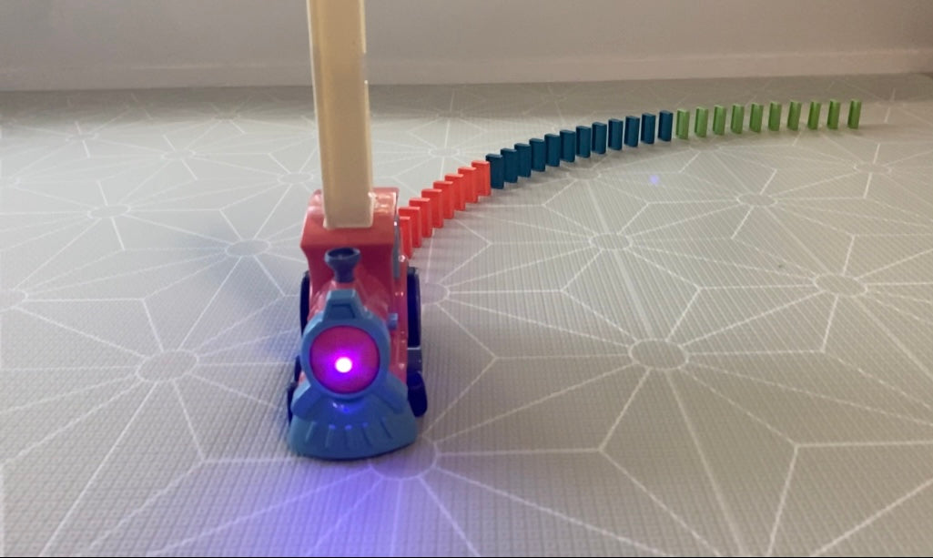 Automatic Domino Train set